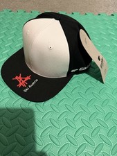 B.N.W.T EISBAR Finn CAP SKA