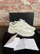 Chanel runners Suede CC Lace