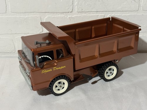 Vintage structo dumper - dumper, dump