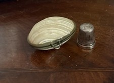 BEAUTIFUL VICTORIAN CLAMSHELL