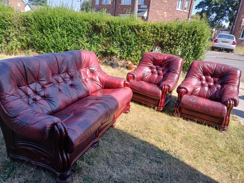 Leather and wood suite oxblood - and,