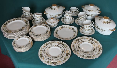 Royal doulton larchmont - royal, 64