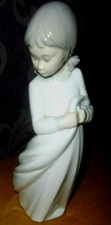 LLADRO NAO FIGURE YOUNG GIRL