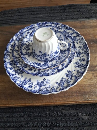 Aynsley england piece blue - ,