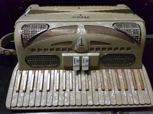 Titan 120 bass accordion - 120,