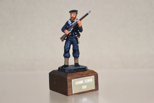 Rose miniatures wwi royal - miniatures, navy