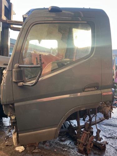 Mitsubishi fuso canter - mitsubishi,