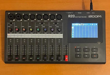 ZOOM R20 MULTI TRACK RECORDER GREAT CONDITON SD CARD BTA-1 LEADS INCLUDED