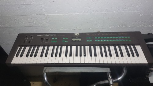 Yamaha synthesizer - dx, 27