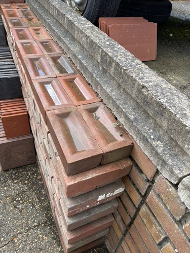 Used house bricks - used,