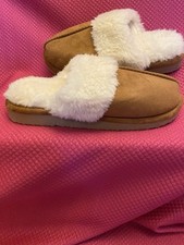 Ladies Slippers 6/6.5