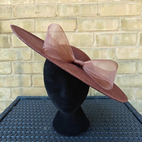 Reddish brown large - , fascinator