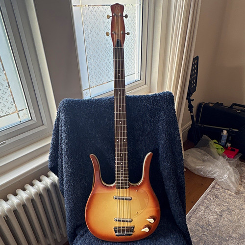 Danelectro longhorn bass - longhorn,
