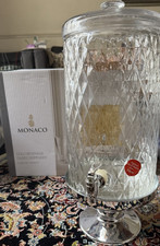 Cold beverage glass dispenser