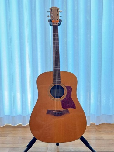 Taylor 210e electric acoustic - electric,