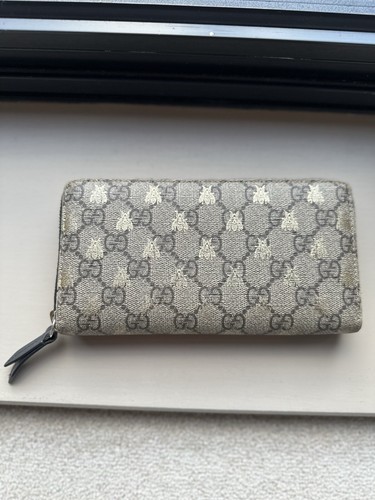 Authentic gucci bee zip around - gucci,