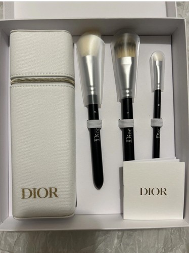 Dior vip gift - backstage, makeup