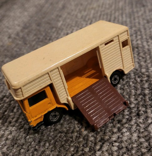 Vintage 1977 matchbox - 1977,
