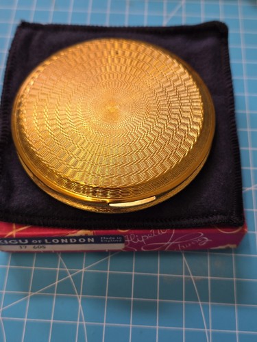 Kigu gold tone vintage - gold,