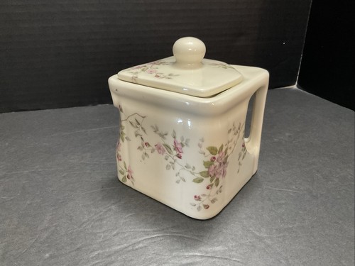Stratford england cube shaped - stratford,