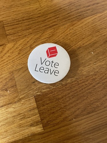 Vote leave badge - vote, original