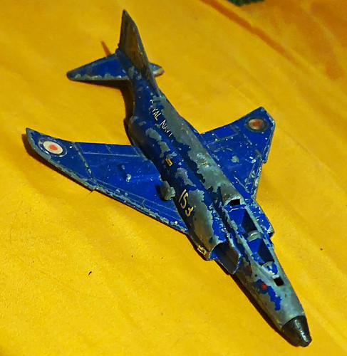 Dinky toys 731 phantom - f-4, ii