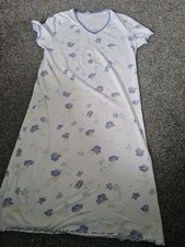 DAMART LADIES KNEE LENGTH NIGHTIE BLUE SIZE MED SHORT SLEEVES V NECK