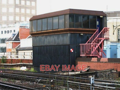 Photo signal box - photo, london