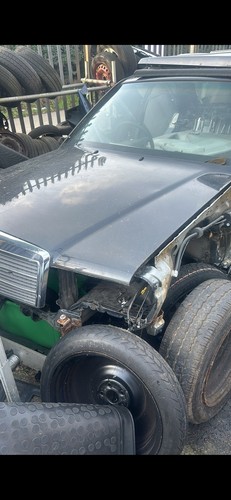 Mercedes benz 190e bonnet - mercedes-benz,