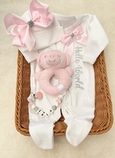 Hello World NEWBORN baby Girl Babygrow Bear Rattle Hat Set Pink Bows Dummy Clip