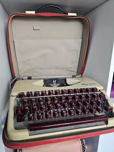 Olympia splendid typewriter - splendid,