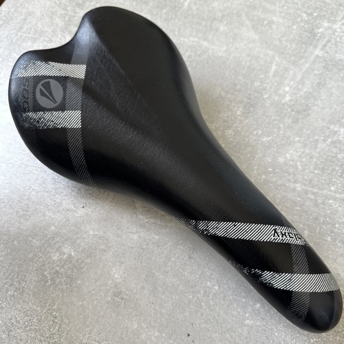 Sdg galaxy saddle - saddle,, retro