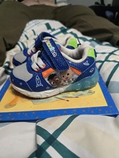 little kids cocomelon shoes Size 5