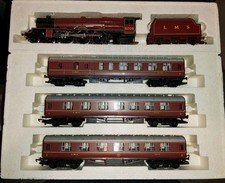 Hornby R2033 The Royal Scot Train Pack - Princess Helena Victoria and 3 Coaches