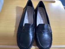 Ladies Shoes Size 6