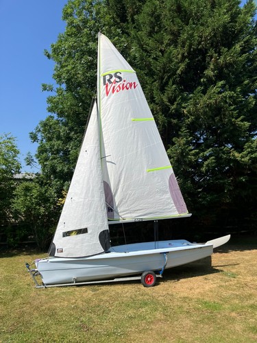 Vision sailing dinghy - rs,