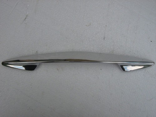 Tailgate trunk lid handle - /,