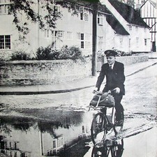 The Singing Postman - The Singing Postman's Year (VINYL)