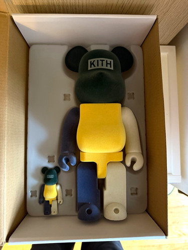 Kith bearbrick 100 and - 100%, 400%