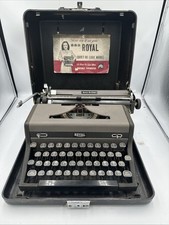 Vintage 1939-1940 Royal Quiet