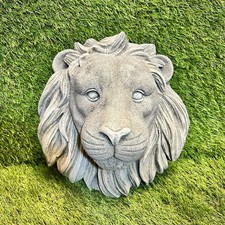 Large lion head - concrete, wall