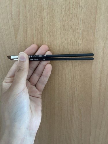 Mac makeup brushes 266 and - mac, 210