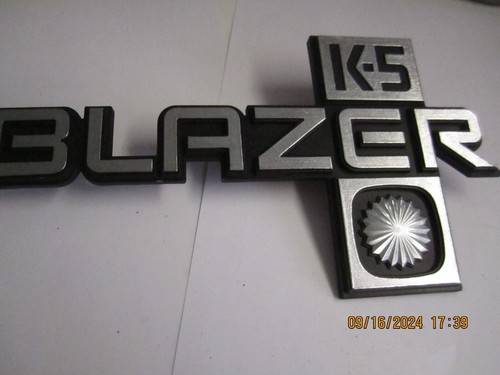 Chevrolet blazer car badge - k-5,