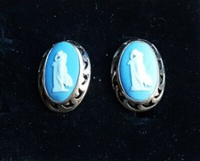Vintage Wedgwood 9ct Yellow Gold Blue Jasperware Earrings Studs. Circa 1950.