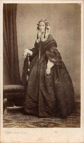 Newcombe london cdv lady - newcombe,
