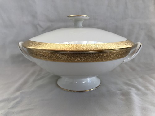 Wedgwood china ascot pattern - ,