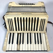 Hohner Student III 24 Bass Key