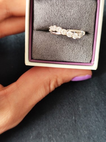 Beaverbrooks 9ct white - 9ct, gold