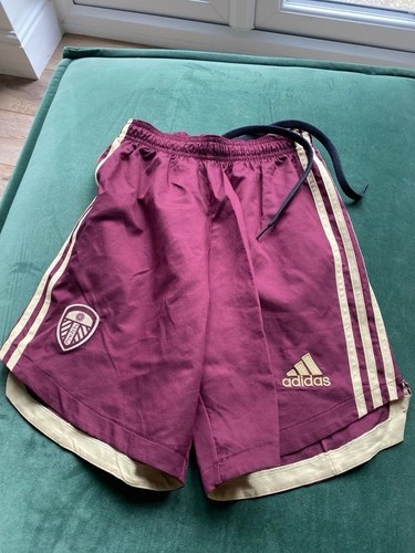 Leeds united shorts size - leeds,