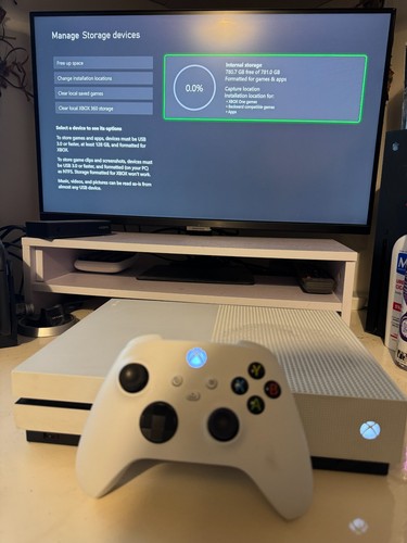 White xbox one 1tb console - white,